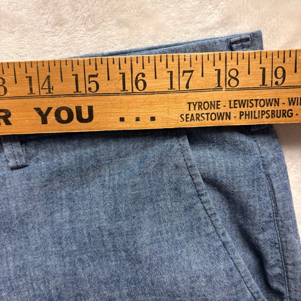 GAP Shorts Men Sz 36 Chambray Blue Essential Khaki 10" Inseam Lightweight - Picture 4 of 13